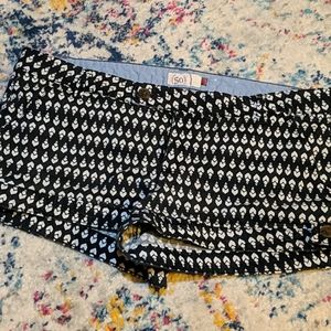 🌟 2 for 10 🌟Black and White Pattern SO Shorts